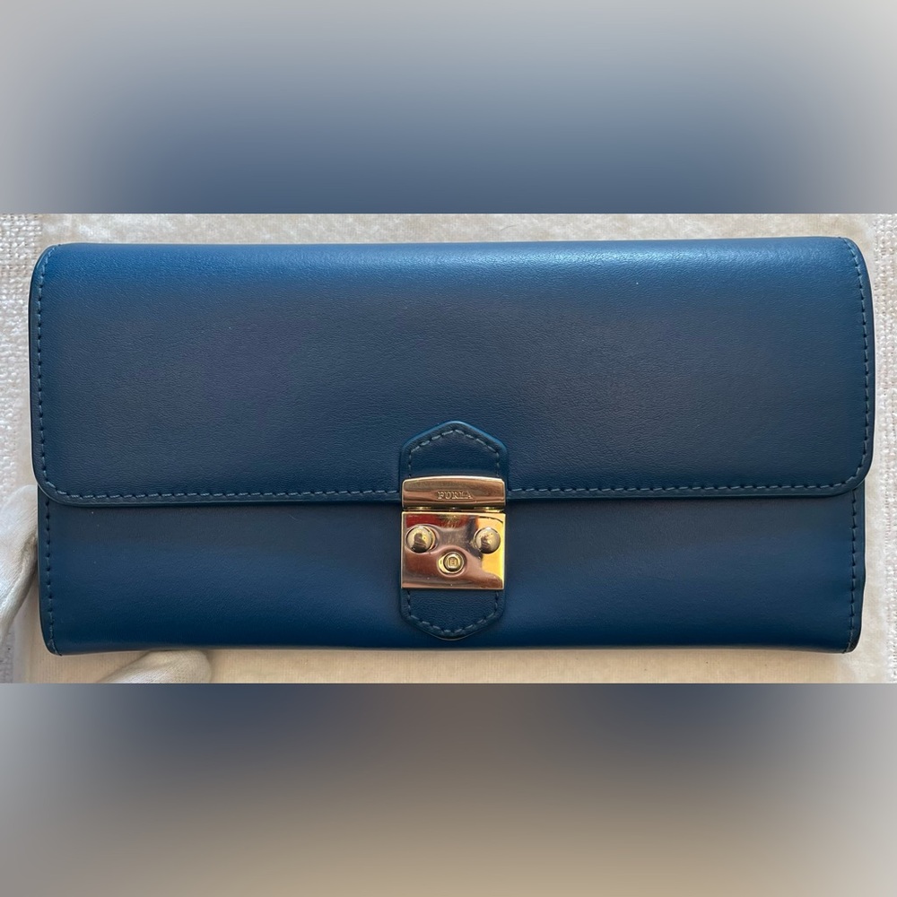 Furla Authentic Vintage Beautiful Blue Leather Wallet with Gold Hardware